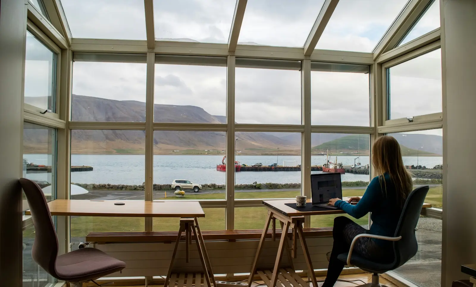 How to Make Money While Traveling: 9 Real Ways That Work in 2026